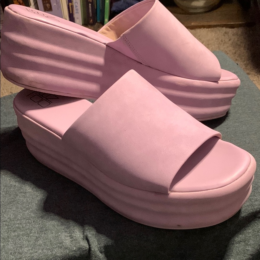 Stylish Lavender Platform Sandals